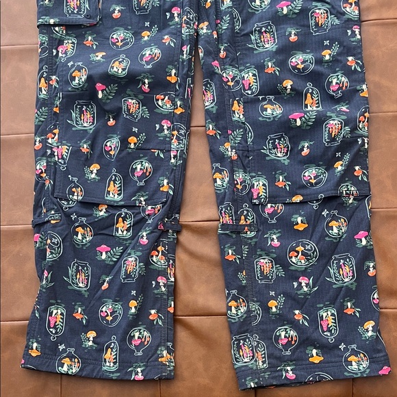 RARE/LIKE NEW - Duluth Trading Co Floral Terrarium Mushroom Women's Overalls - Picture 3 of 7